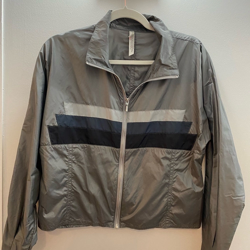 Wind breaker